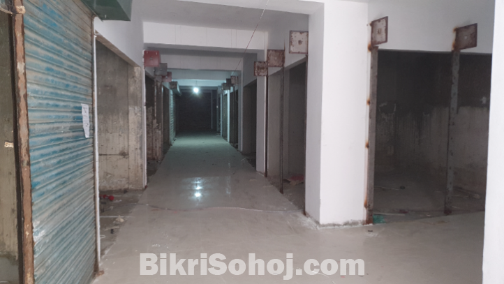 Cornor SHOP at MOUCHAK Market